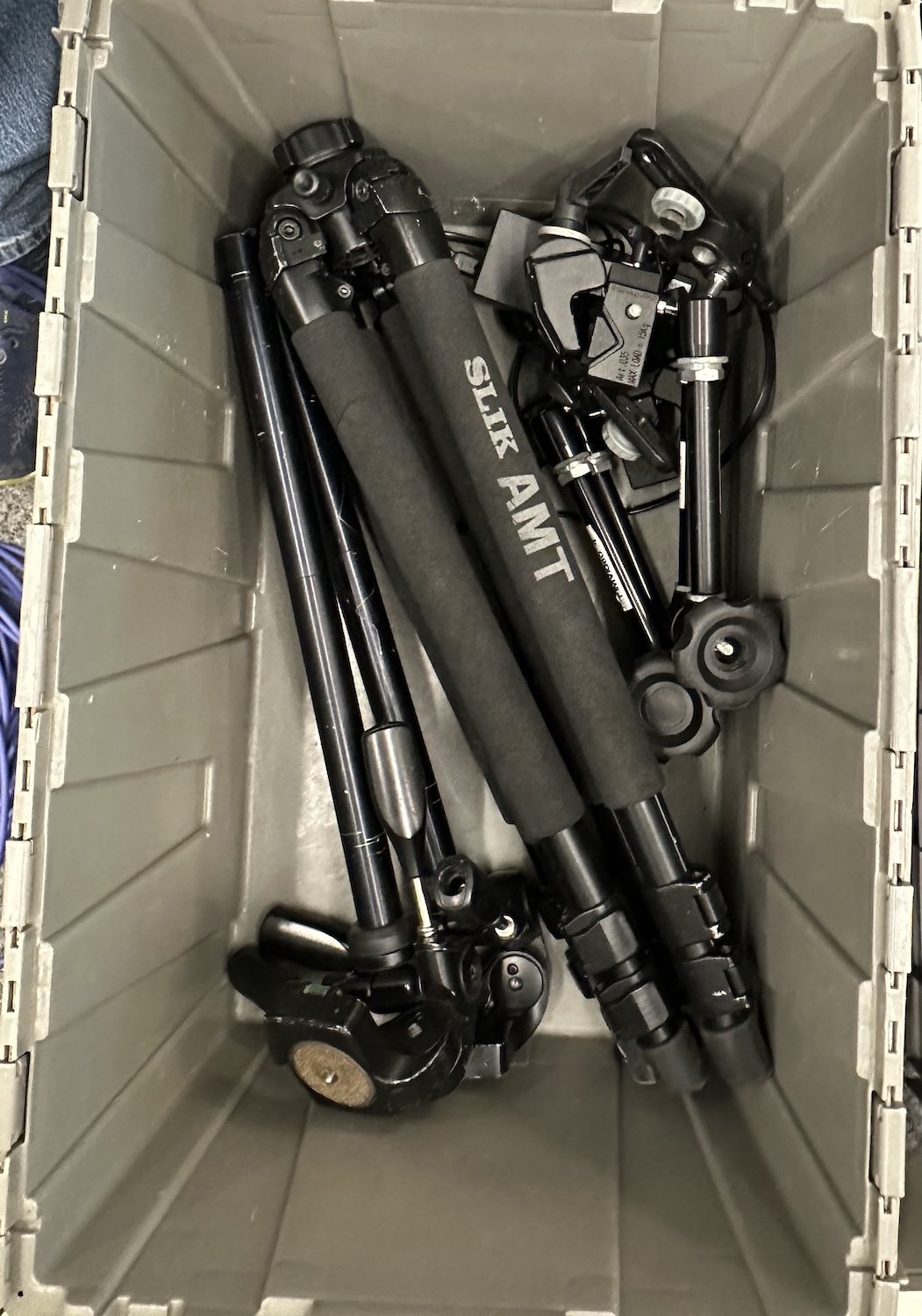 AV tote before cables